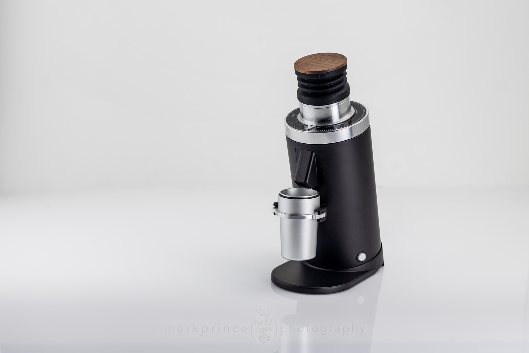 A serious grinder, for serious grinding needs, on your counter.