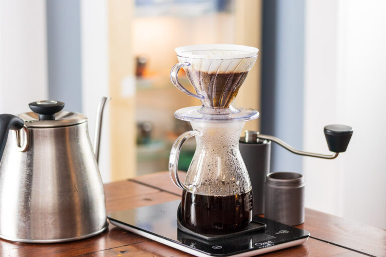 Hario V60 01 Brewing