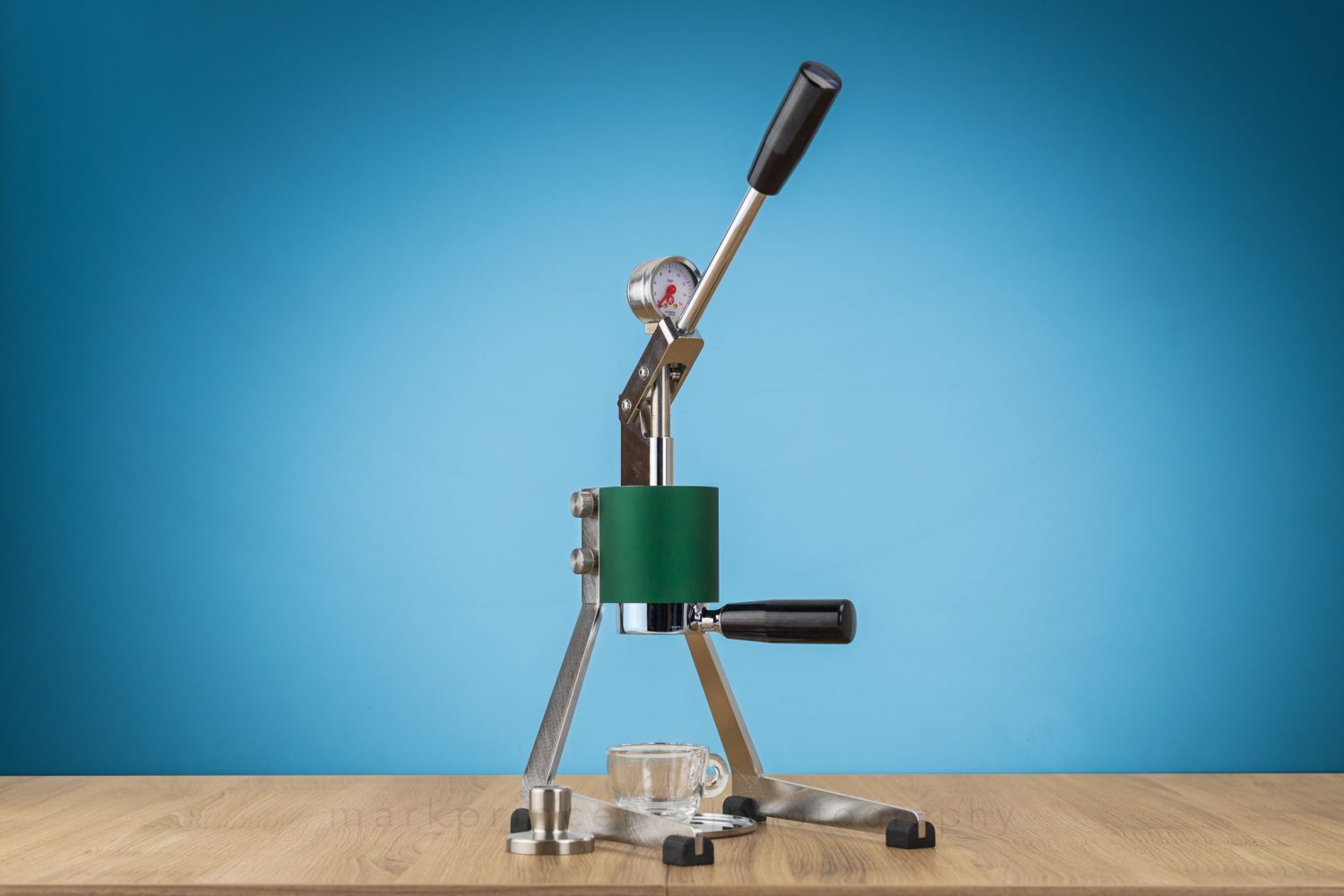 The Mina, Lever Extended