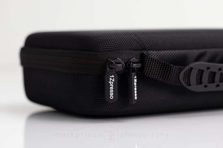 A nice detail, the pull ties are branded for 1Zpresso